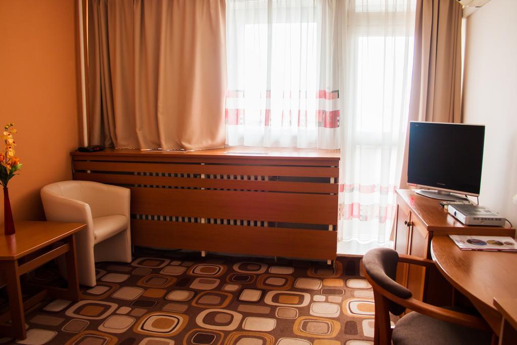 Hotel Druzba Michalovce Dış mekan fotoğraf
